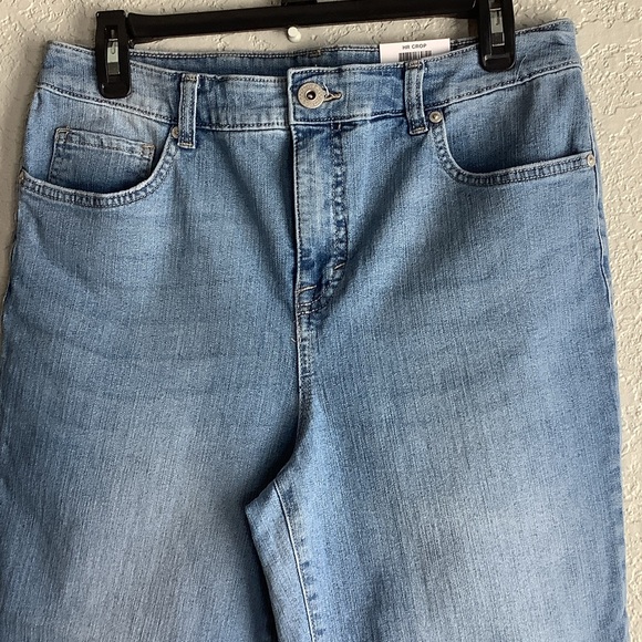 Style & Co. Light Blue to White Ombre Capri Jeans - Picture 2 of 9